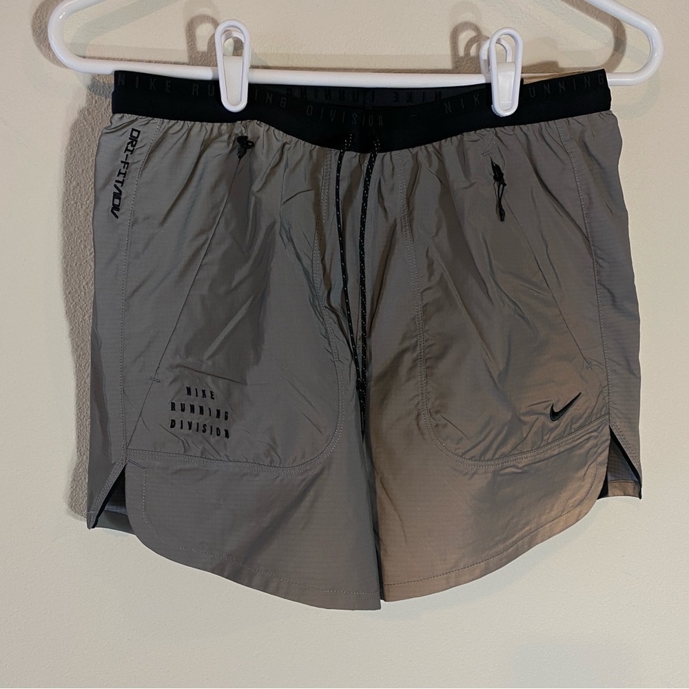 Nike Dri-Fit ADV 4" Brief Lined Reflective Silver Shorts FZ1123 035 $100 - Small